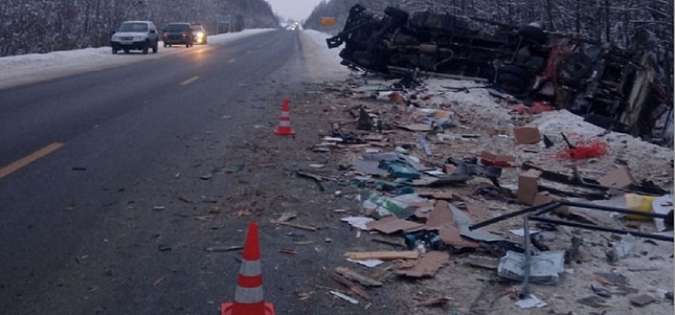 Лобовое столкновение: на трассе «Иваново – Ярославль» погибли водители двух фур_259237