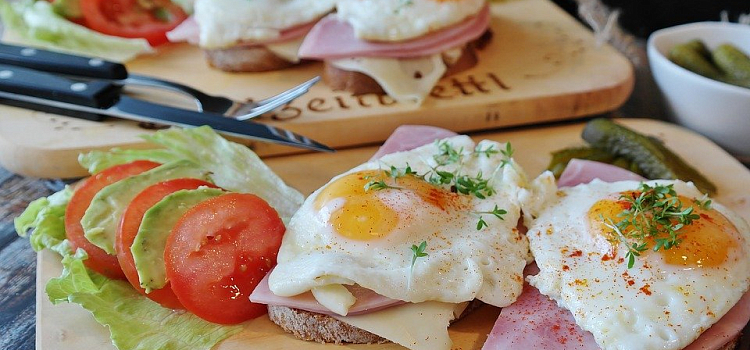 Доктор Мясников перечислил продукты, вызывающие рак