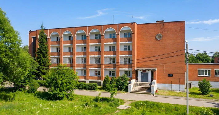 В Данилове продали бывшую райбольницу за 5,8 миллиона рублей — ранее за неё просили 82 миллиона