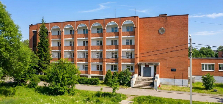 В Данилове продали бывшую райбольницу за 5,8 миллиона рублей — ранее за неё просили 82 миллиона