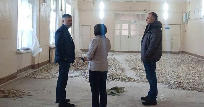 В Рыбинске учеников школы, где обрушился потолок, перевели в другие здания_231644