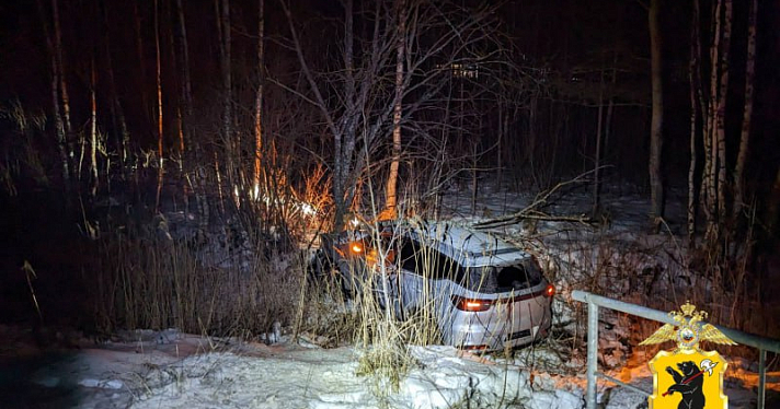 В Рыбинском районе автомобиль съехал в кювет