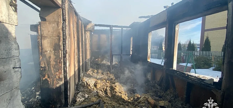 Требуется помощь: в деревне под Ярославлем пожар оставил семью без вещей и документов_313331