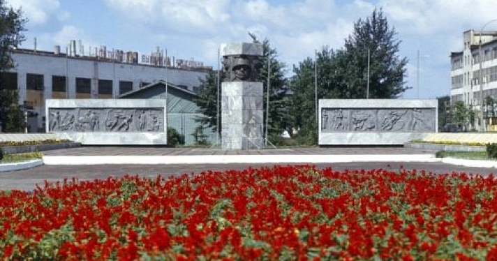 Военный мемориал Ярославского моторного завода посчитали недостойным статуса объекта культурного наследия