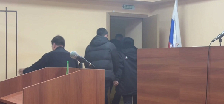 В Ярославской области мужчина напал на полицейского с ножом