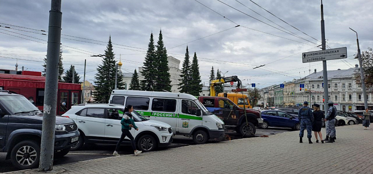 В центре Ярославля арестовали иномарку владельца базы отдыха, задолжавшего миллионы