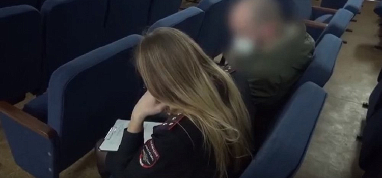 Группа мошенников украла и удерживала ярославца, чтобы завладеть его квартирой