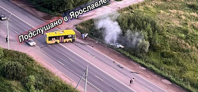 Пассажиру зажало ноги: ярославцы сообщают о ДТП с автобусом на Ленинградском проспекте
