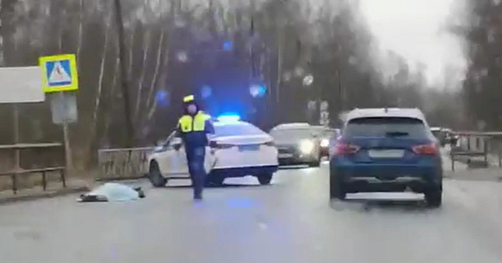 В Рыбинске на пешеходном переходе погибла 82-летняя женщина