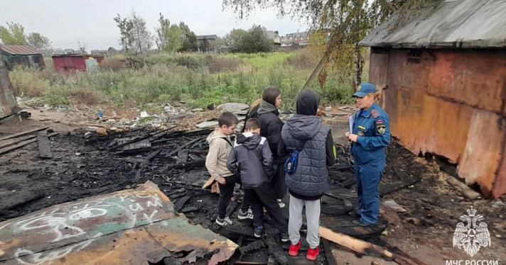 В Ярославской области дети едва не сожгли десятки гаражей