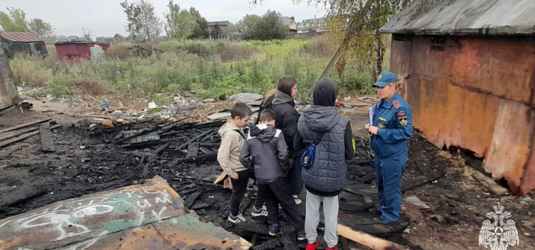 В Ярославской области дети едва не сожгли десятки гаражей