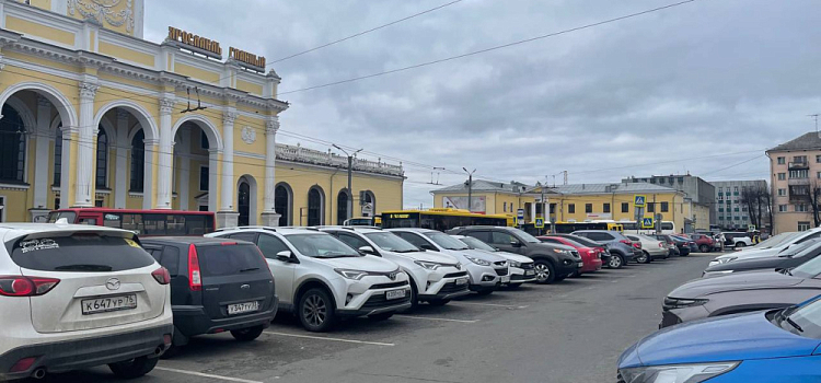 Обустройством платной парковки у Ярославля Главного займутся в ноябре