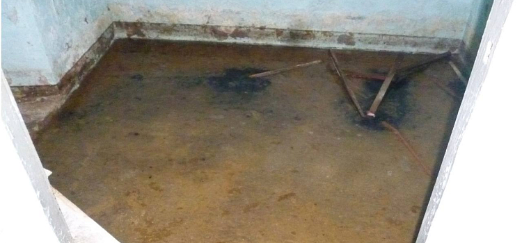 В центре Ярославля затопило подвал многоквартирного дома_271352