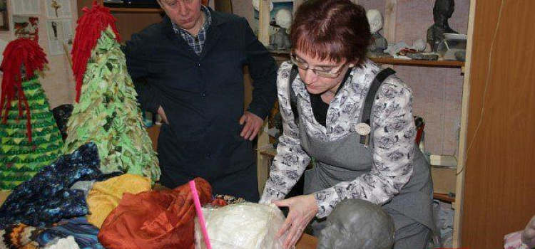  В Ярославле начали готовить кукол к конкурсу «Сударыня Масленица – 2015»_23230
