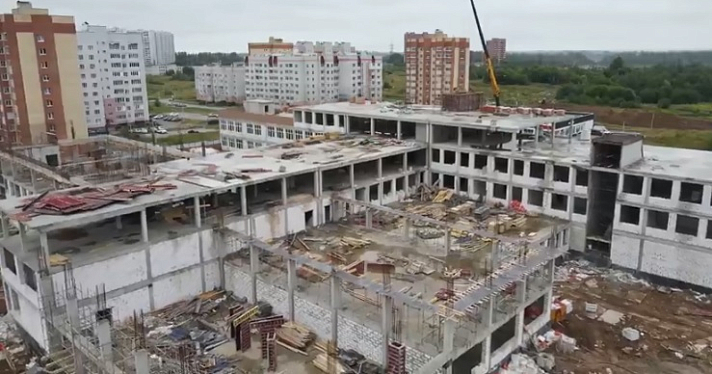 Ярославцам показали, как строится новая школа на Пашуковской