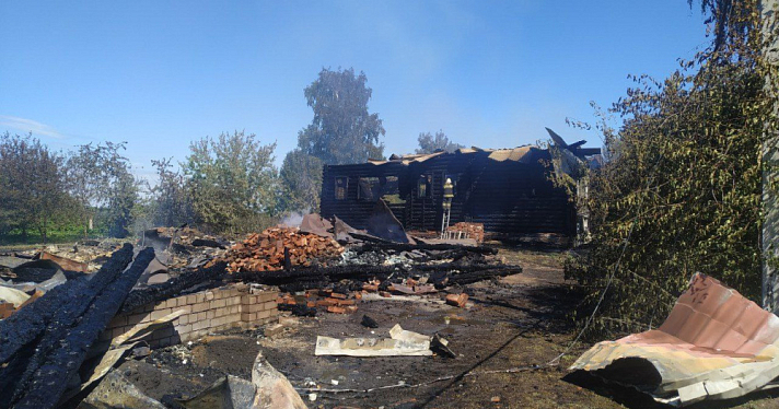 В деревне Ярославской области пожар уничтожил сразу шесть домов
