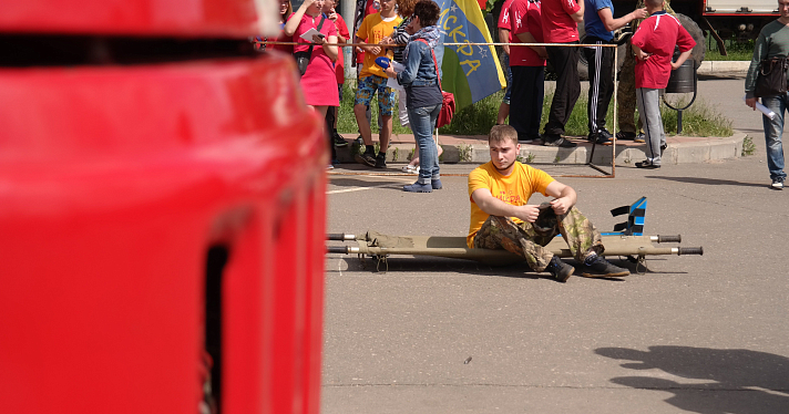 На «Шиннике» проходят соревнования добровольных пожарных бригад (Фото)_69627