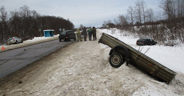 В Ярославской области произошло ДТП с участием трех автомобилей