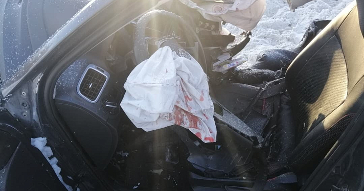 На трассе «Иваново-Ярославль» в ДТП с фурой погибли три человека_203091