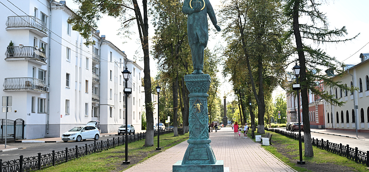 В центре Ярославля открыли «Улицу Ангела», галерею истории Золотого кольца и памятник Юрию Бычкову_318815