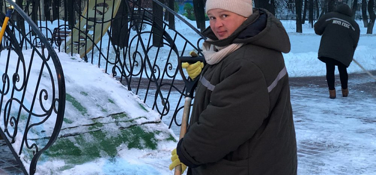 «Встаю на работу в четыре утра»: один день из жизни дворника из Ярославля