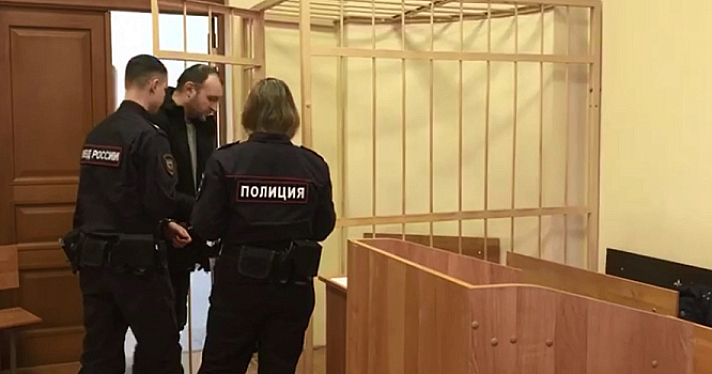 Три года условно получил ярославец, ударивший ножом охранника бара