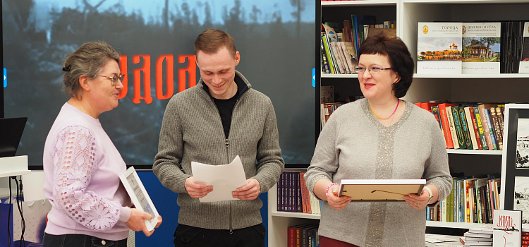 В Ярославской области презентовали сборник стихов тайной православной общины_310937