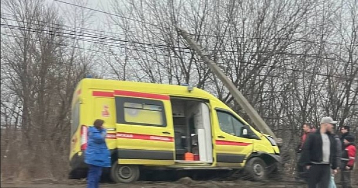 В Ярославле автомобили скорой помощи за день попали в два ДТП