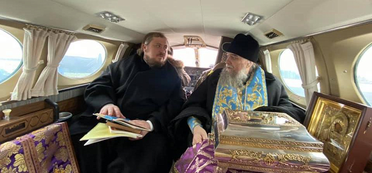 Ярославские епископы совершили облет с иконой