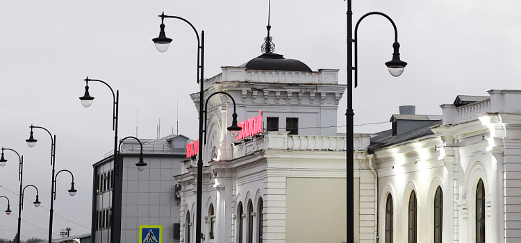 В Ярославле на одной из площадей установили стилизованные под старину фонари