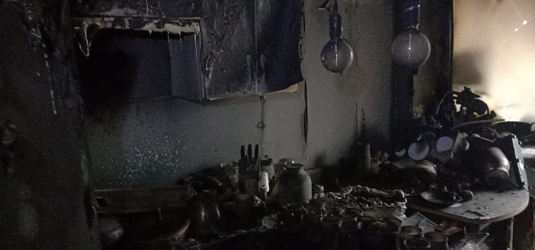 В Ярославской области огнеборцы спасли при пожаре трёх человек_305955
