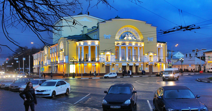 Стали известны адреса платных парковок в Ярославле