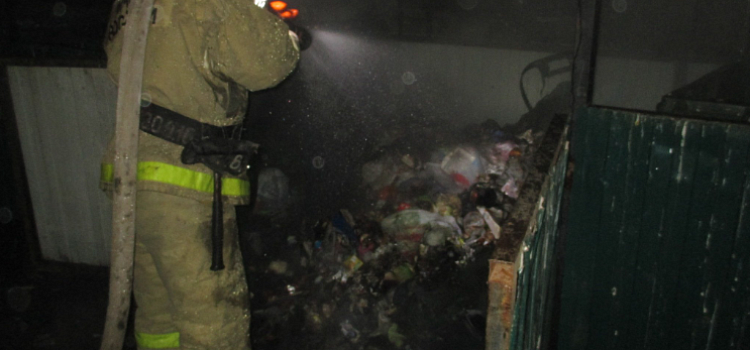 В Ярославской области продолжились пожары на мусорных площадках_157063
