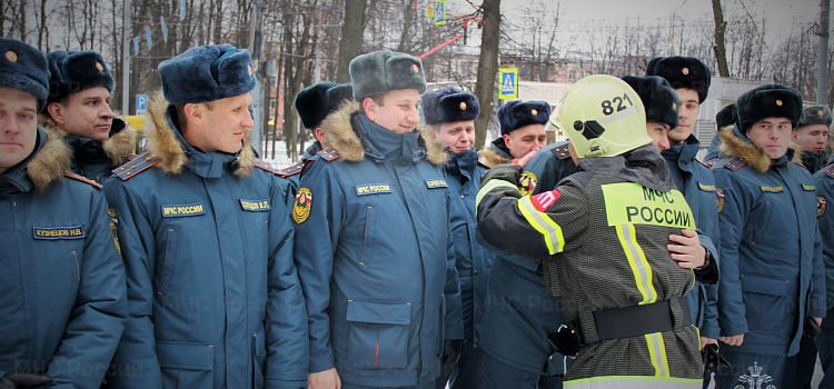 «Смыли копоть»: в Ярославле проводили на пенсию легенду пожарной охраны_260571