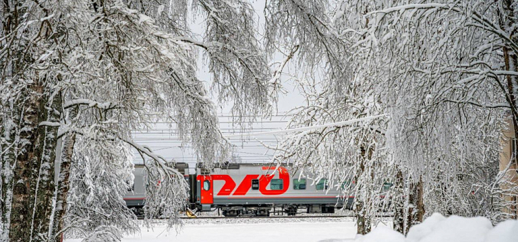 В новогодние праздники между Ярославлем и Петербургом пустят дополнительные поезда