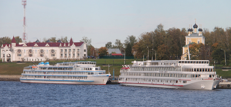 Житель Углича спас туристку из Москвы, случайно упавшую в Волгу