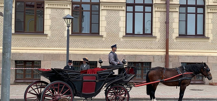 Такого антуража и атмосферы не было нигде: Рыбинск превратили в дореволюционный Нижний Новгород для съемок приключенческого фильма_248576