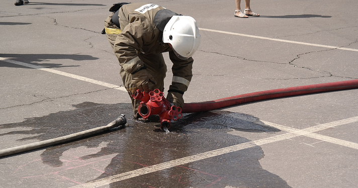 На «Шиннике» проходят соревнования добровольных пожарных бригад (Фото)_69626