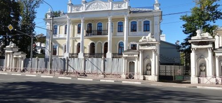 Прокуратура Ярославля требует отменить строительство дома рядом с усадьбой Сорокиных