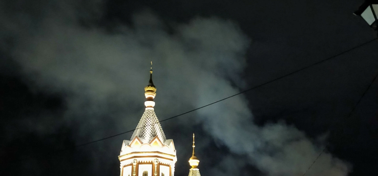 В туристическом квартале Ярославля вспыхнуло старинное здание_227734