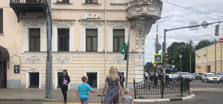 Как назвать ребенка в сентябре: список имен для девочек и мальчиков