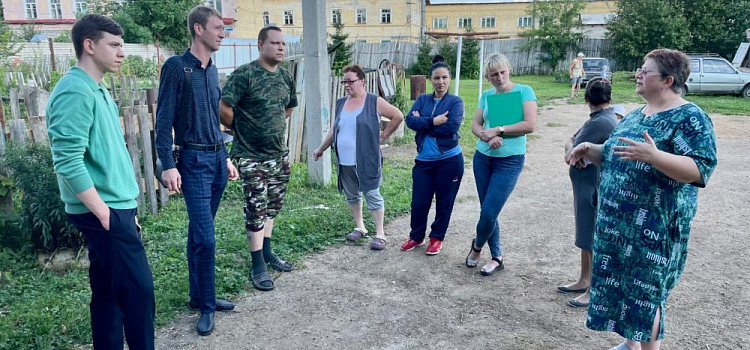 Партия «Новые люди» начала рейды по аварийным домам Переславля-Залесского 
