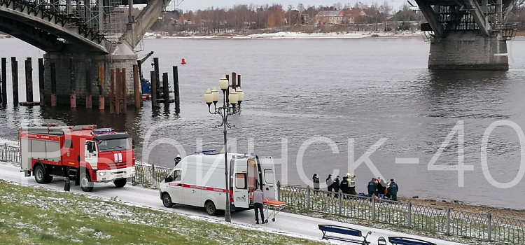В Рыбинске с Волжского моста упала женщина