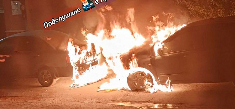Ночью в Ивняках сгорели два автомобиля_297171