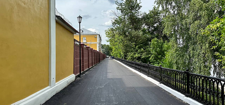 В Ярославле открыли проход на верхнем ярусе Волжской набережной_244687