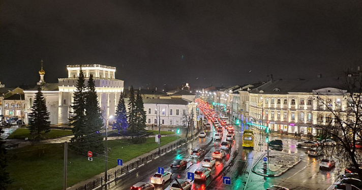 Вечерние пробки в Ярославле достигли десяти баллов