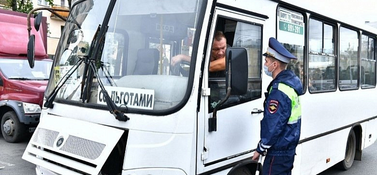 В Ярославле проверили соблюдение масочного режима в транспорте