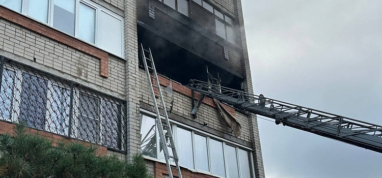 В Ярославле квартира на улице Маланова загорелась из-за неисправных светильников_304343