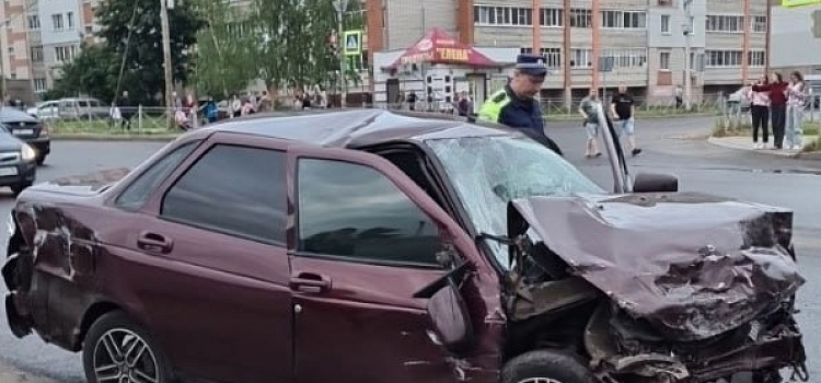 В Ярославской области в трёх ДТП погибли четыре человека, в их числе маленький ребёнок_298108