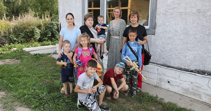 Детям ярославских военнослужащих-добровольцев подарят школьные наборы_219296